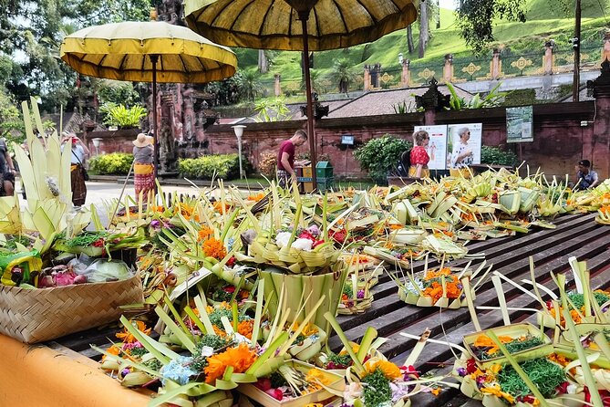 Ubud Tirta Empul Temple Tour with Purification Experience - What to bring and wear: focus on comfort, not improvising