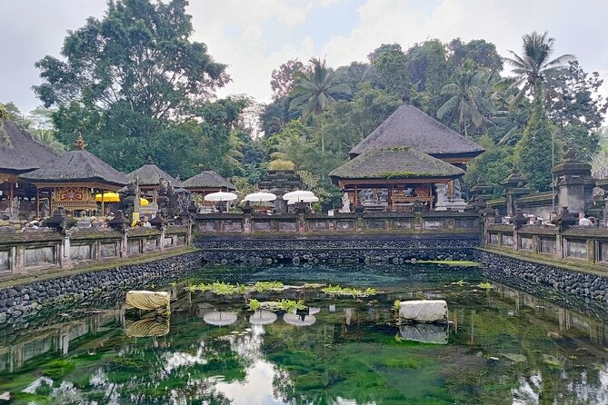 Ubud Tirta Empul Temple Tour with Purification Experience - Rain, rescheduling, and realistic expectations