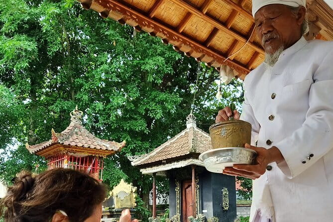 Ubud Yoga, Open Chakra Healing and Temple Spiritual Cleansing - Stop 1: Intuitive Flow Yoga Studio and 1.5 Hours in the Ubud Nature Air