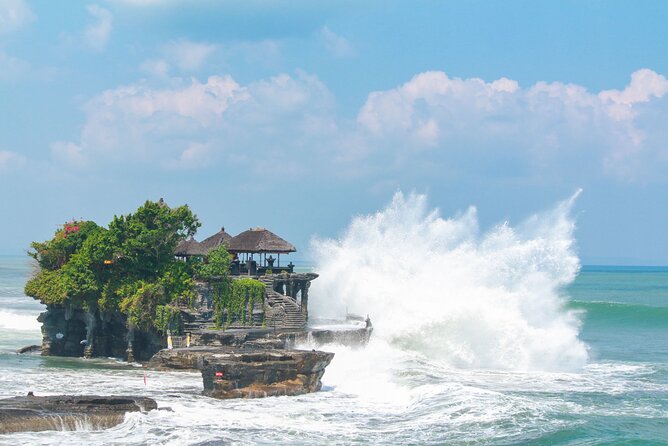 Ultimate North Bali Tour – Tanah Lot, Ulun Danu & Rice Terraces - Handara Gate: the iconic entrance for photos and resort vibes
