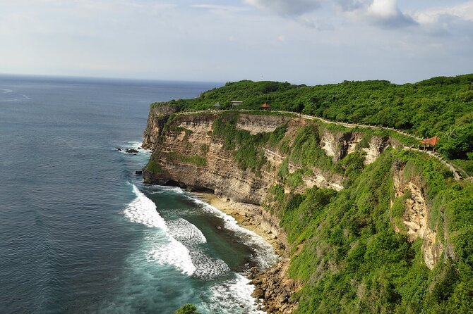 Uluwatu Cliff Temple sunset Tour with Kecak Show and Sea Food Dinner at Jimbaran Beach - Jimbaran Beach Seafood Dinner: What You’re Actually Eating