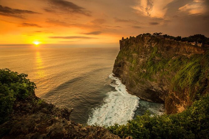 Uluwatu Sunset, Kecak Dance, and Dinner Jimbaran Beach - Stop 1: Uluwatu Temple cliffs, the Mpu Kuturan connection, and monkey reality