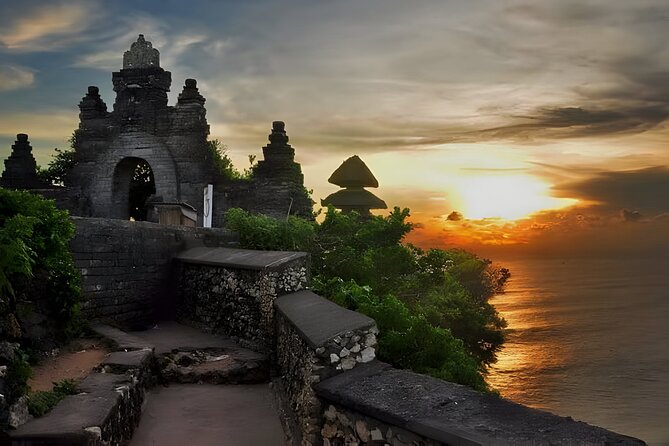 Uluwatu Sunset,Kecak Dance and Diner Seafood In Jimbaran - Uluwatu Sunset at the Right Time of Day