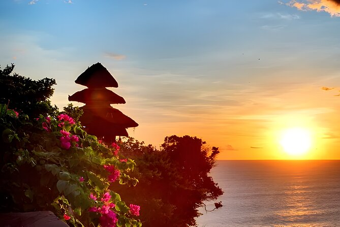 Uluwatu Sunset,Kecak Dance and Diner Seafood In Jimbaran - Uluwatu Temple: Cliff Views and Monkey-Handling Rules