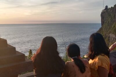 Uluwatu Temple Kecak Fire Dance Private Guided Tour - Private door-to-door transfers from Nusa Dua (and the Wi‑Fi perk)