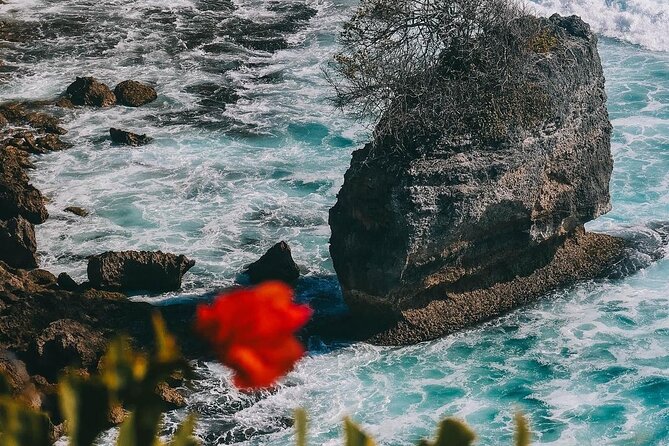 Uluwatu Temple Scenic Beaches and Fire Kecak Dance Tour - Seminyak pickup and the value of one driver-guide