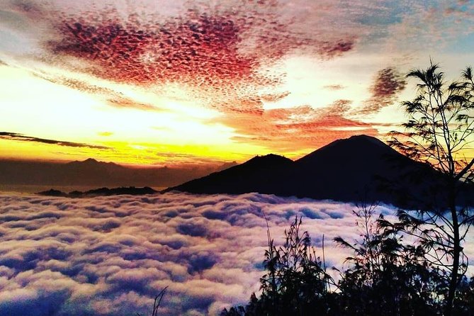 Watch the sunrise from the top of Mount Batur volcano - Guides and Group Size: When Support Shows Up at the Right Time