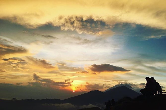 Watch the sunrise from the top of Mount Batur volcano - Getting There: Pickup, the Long Day, and What to Expect