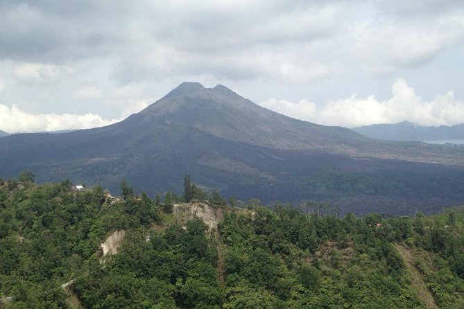 Wonderful 3 Days of Bali Private Guided Tour All Inclusive - Day 1: Barong & Kris dance, Celuk silver/gold, Monkey Forest, and the Batur hot-spring combo